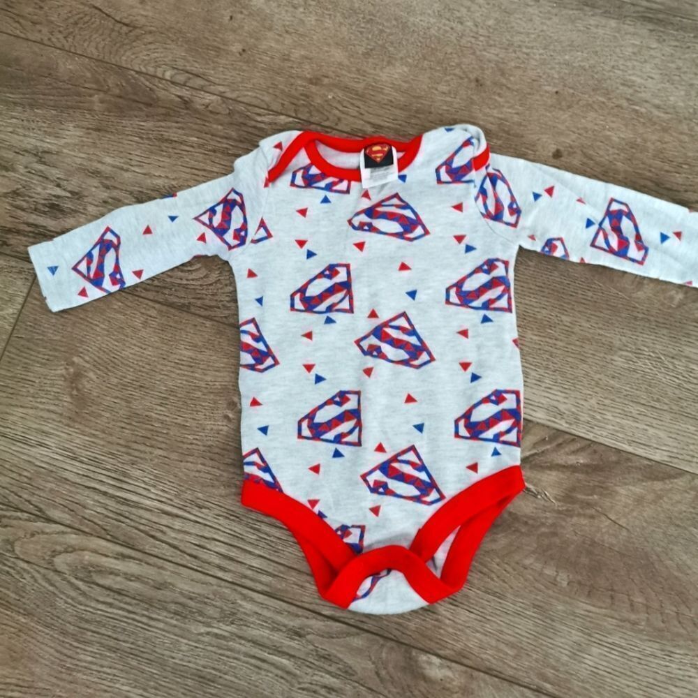 3/$15 Superman bodysuit / onesie 6-12 m